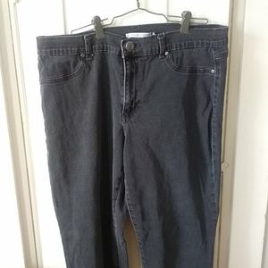 Black ankle jeans